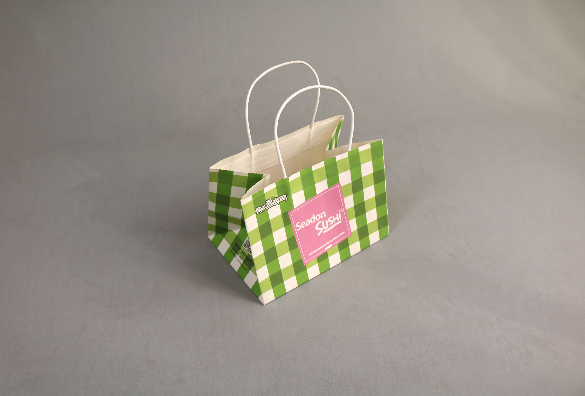 白色圆形纸把手